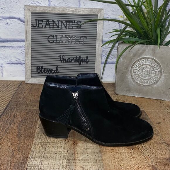 Women’s Vionic Serena Black Suede Leather Zip Up Heeled Ankle Bootie, Size 6 - Picture 1 of 12